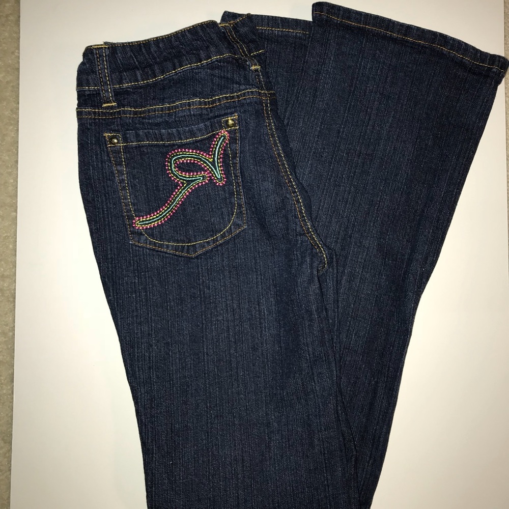 💥⚡️Roca Wear Jeans; in great condition!!
